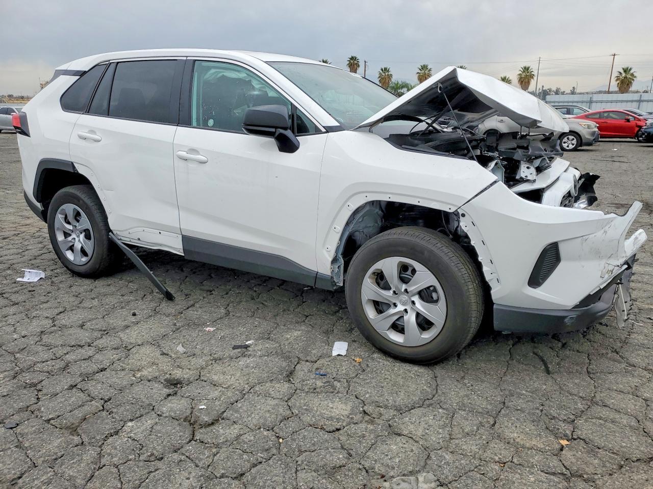 2025 Toyota Rav4 Le - zdjęcie 4