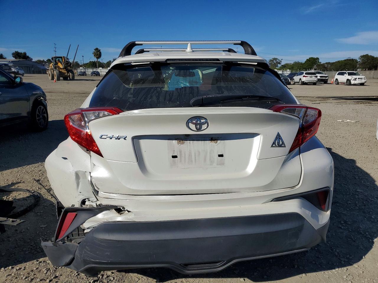 2019 Toyota C-Hr Le - zdjęcie 6