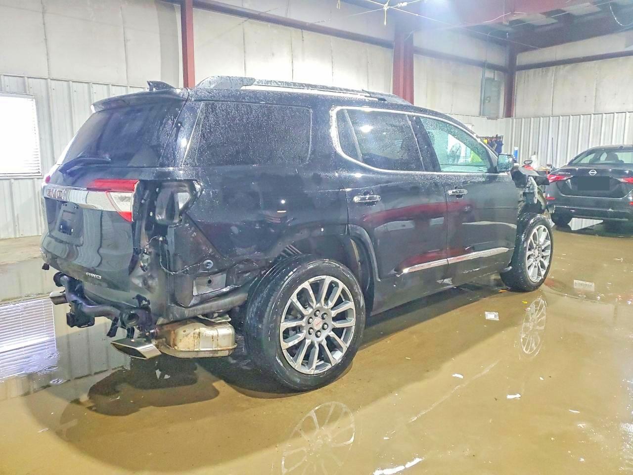 2021 GMC Acadia Denali - zdjęcie 3