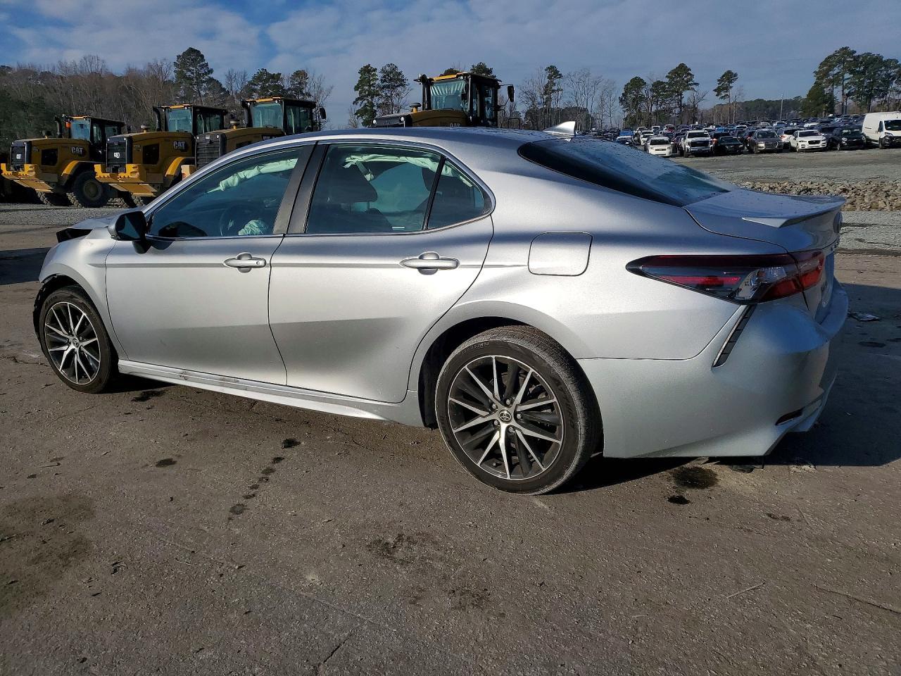 2024 Toyota Camry Se - zdjęcie 2