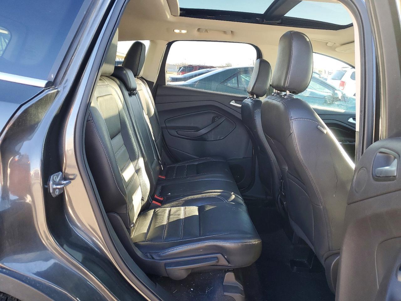 2019 Ford Escape Titanium - zdjęcie 11