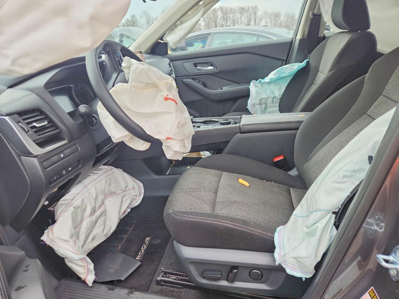 2025 Nissan Rogue Sv - zdjęcie 7