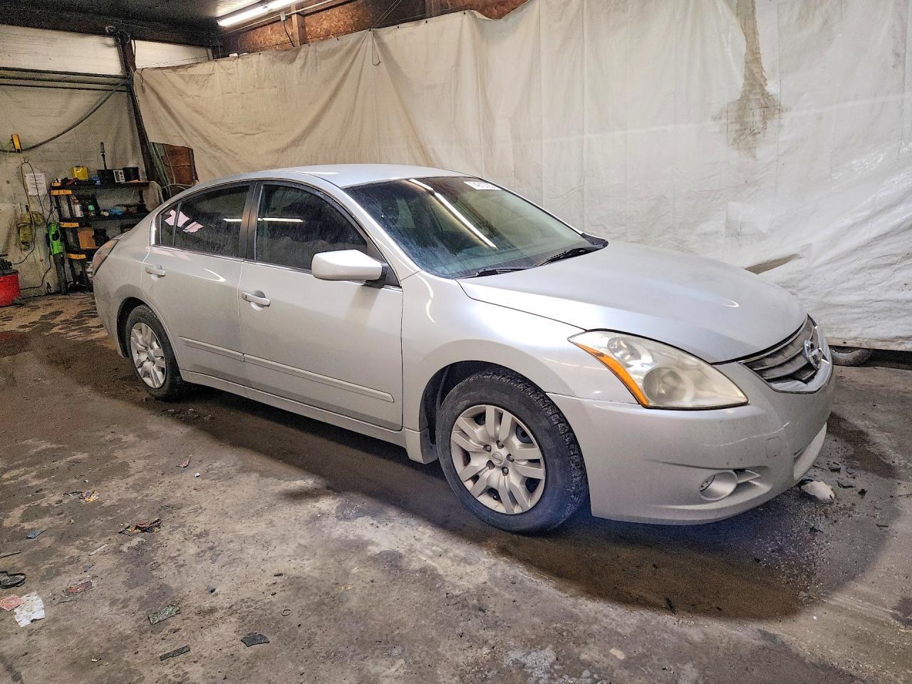 2013 Nissan Altima Base - zdjęcie 4