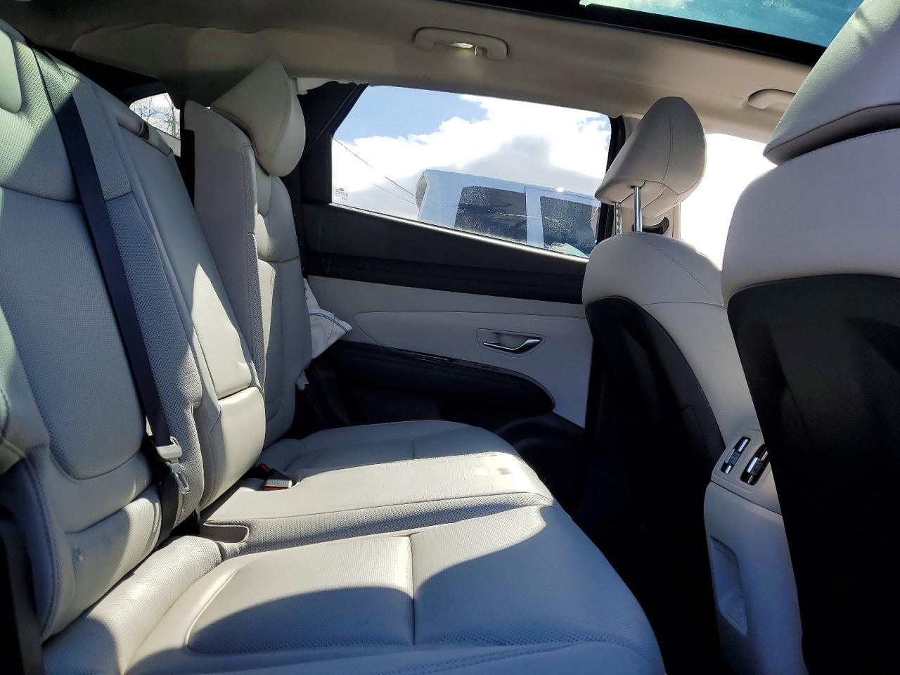 2025 Hyundai Tucson Hybrid Limited - zdjęcie 11