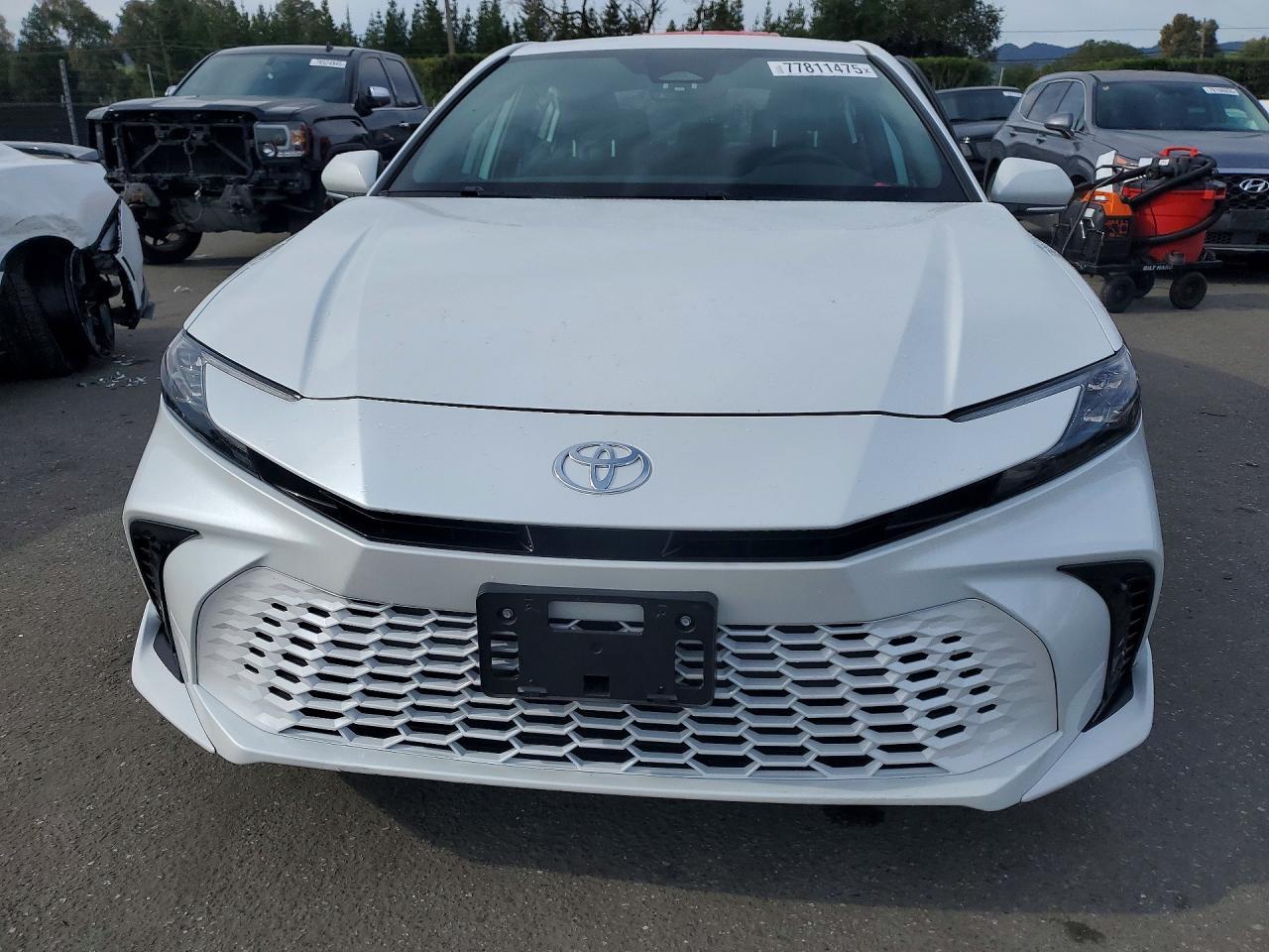 2025 Toyota Camry Xse - zdjęcie 5