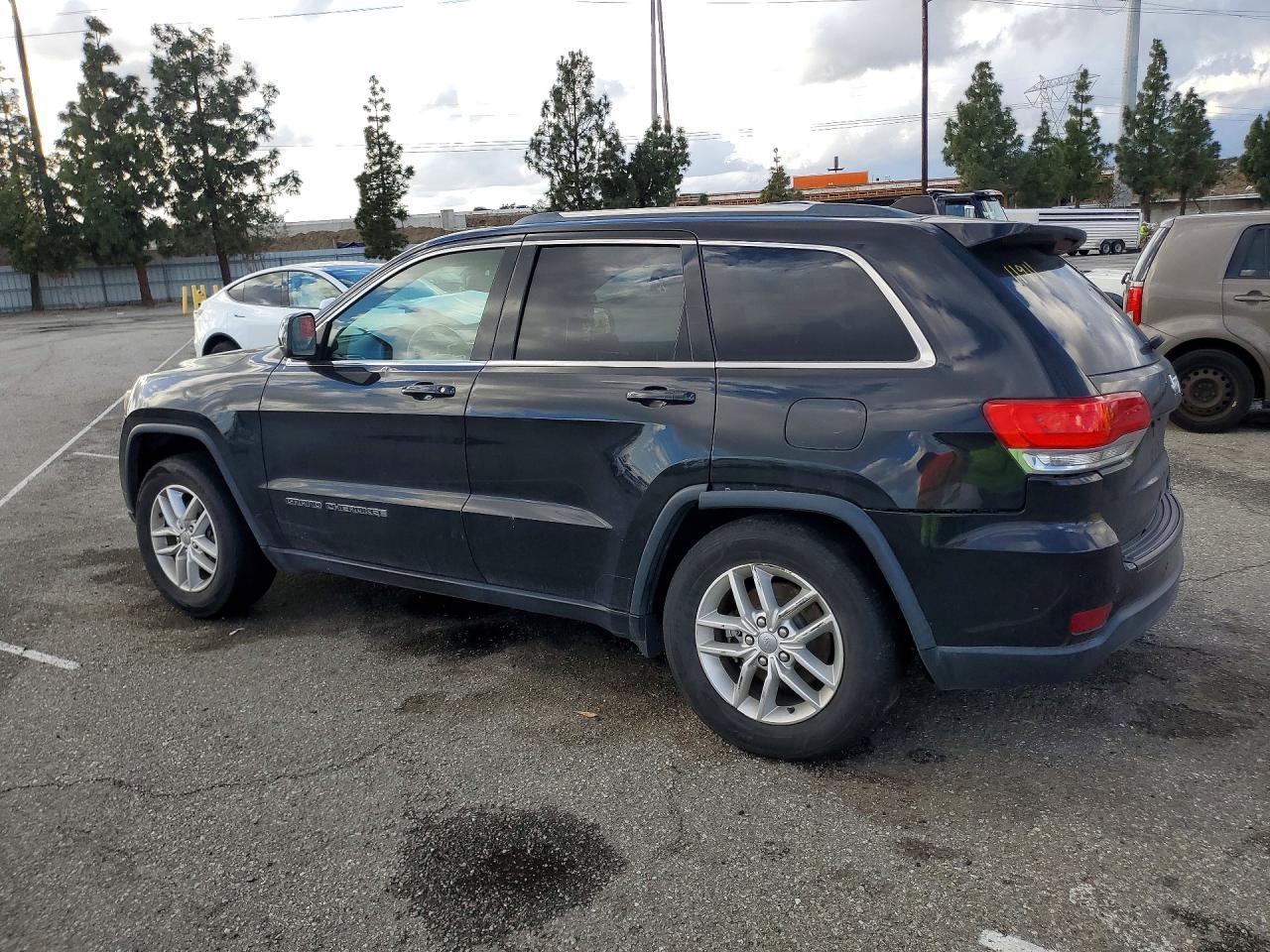 2017 Jeep Grand Cherokee Laredo - zdjęcie 2