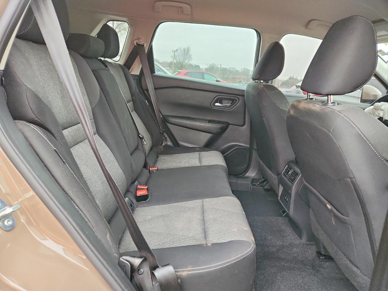 2025 Nissan Rogue Sv - zdjęcie 11