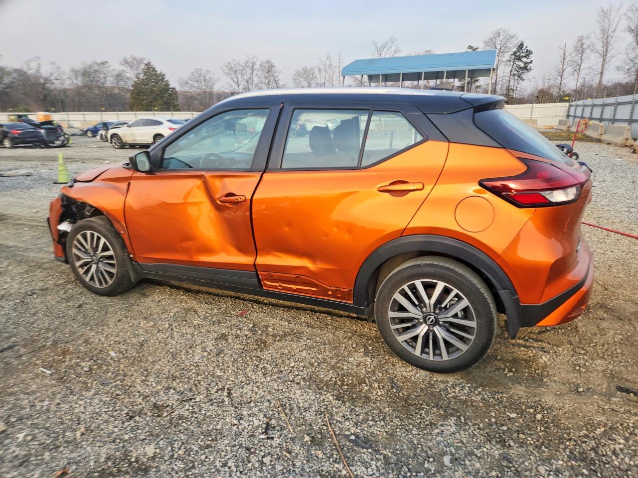 2023 Nissan Kicks Sv - zdjęcie 2