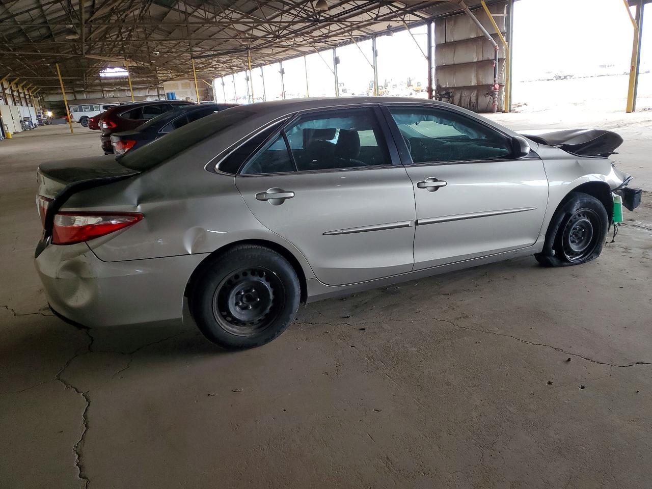 2016 Toyota Camry - zdjęcie 3