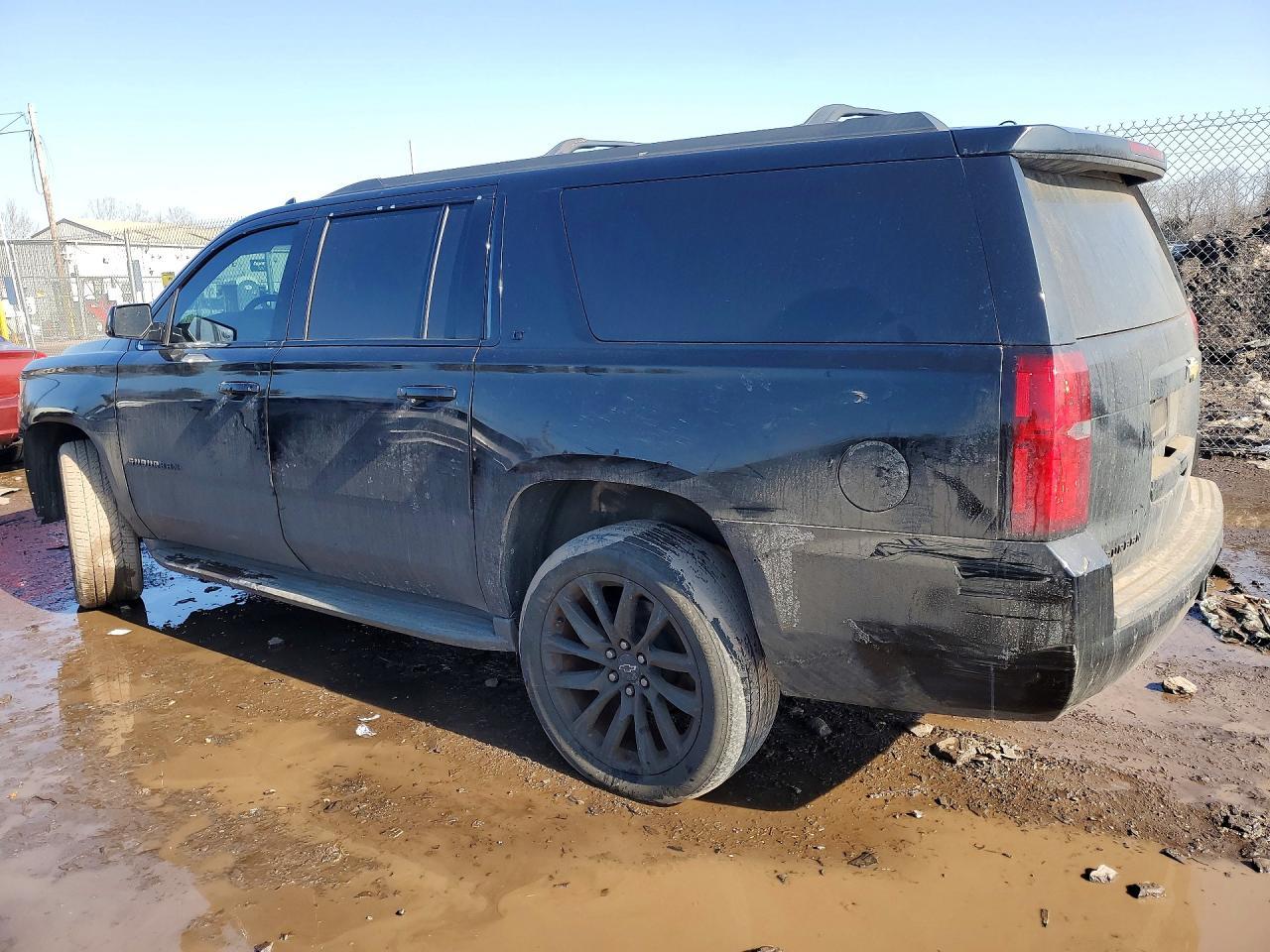 2016 Chevrolet Suburban K1500 Lt - zdjęcie 2