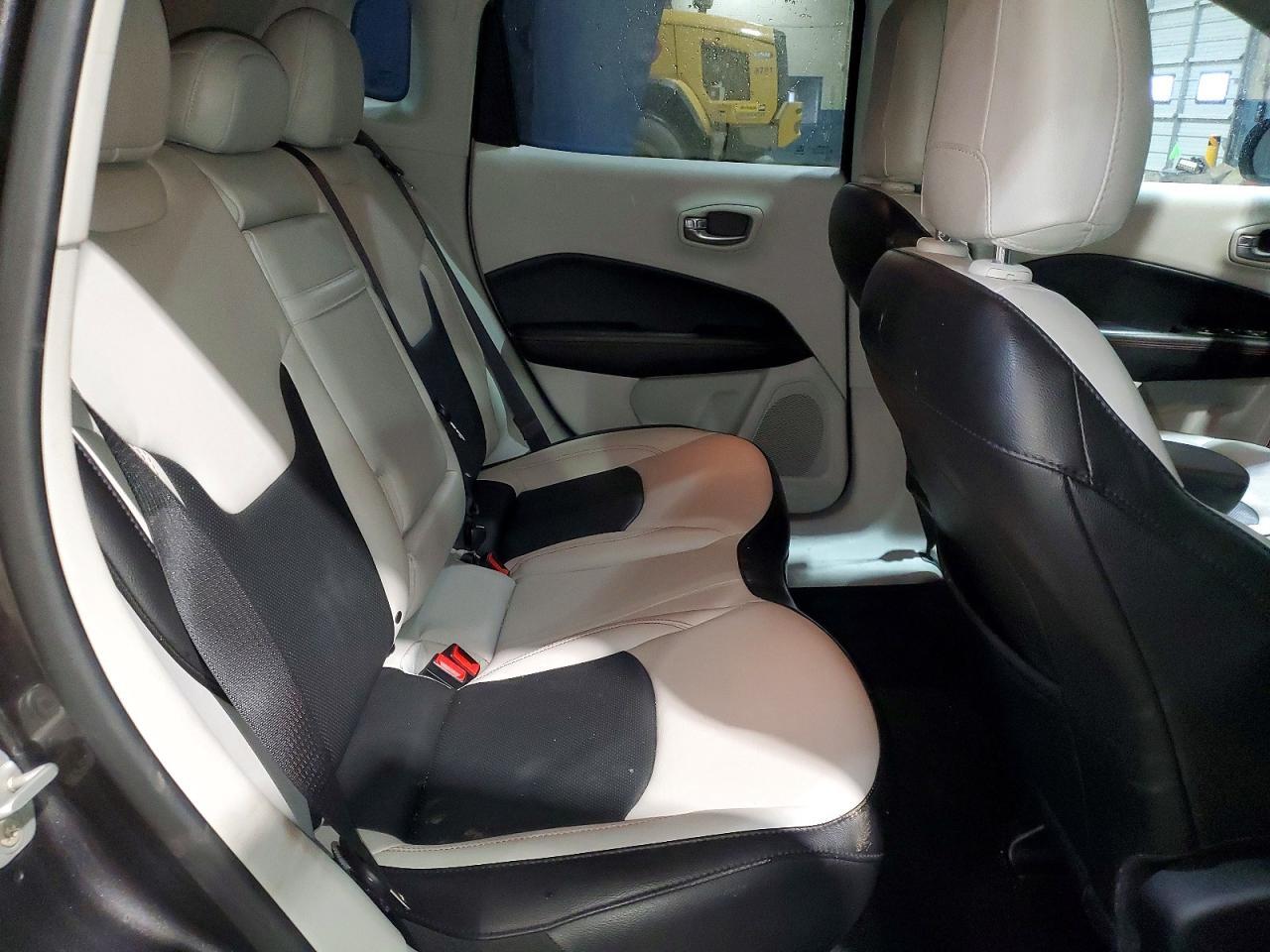 2020 Jeep Compass Limited - zdjęcie 11