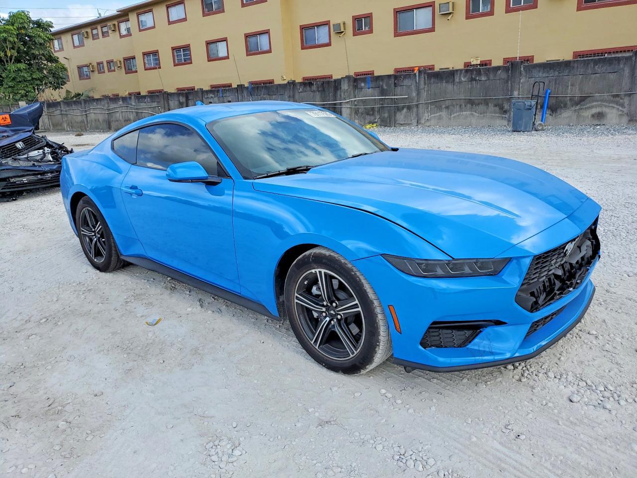 2025 Ford Mustang - zdjęcie 4