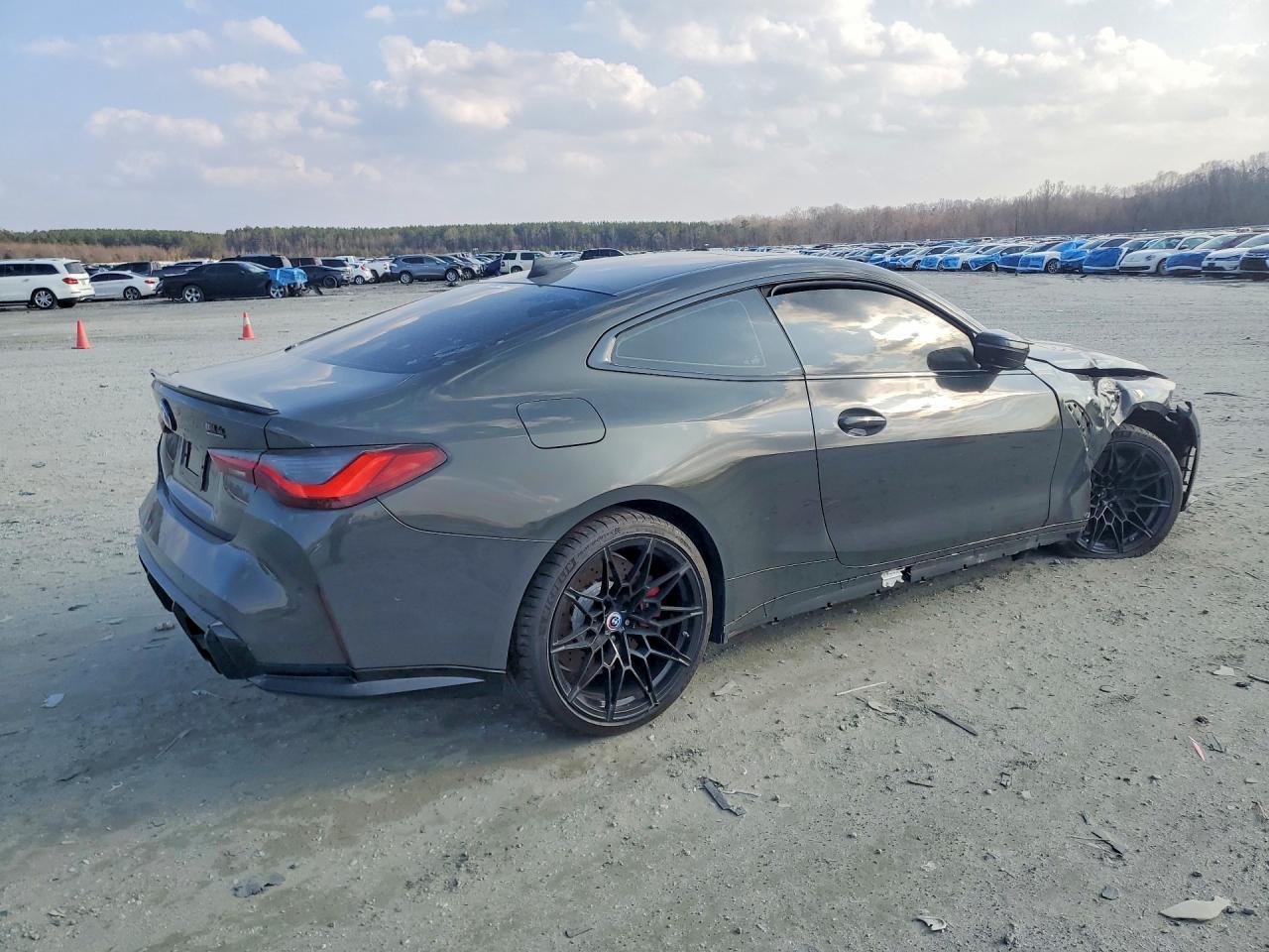 2022 BMW M4 Competition - zdjęcie 3