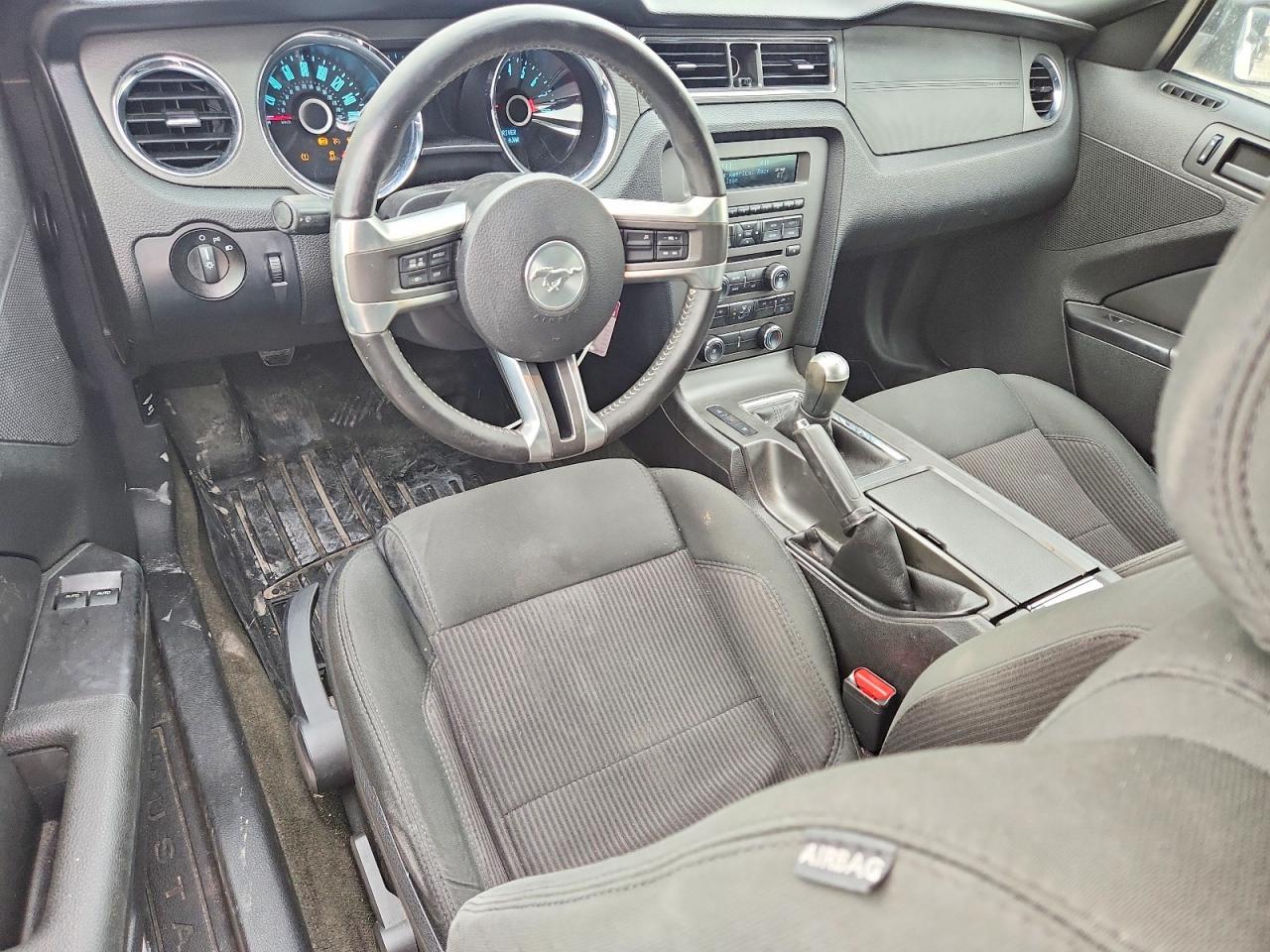 2014 Ford Mustang - zdjęcie 8