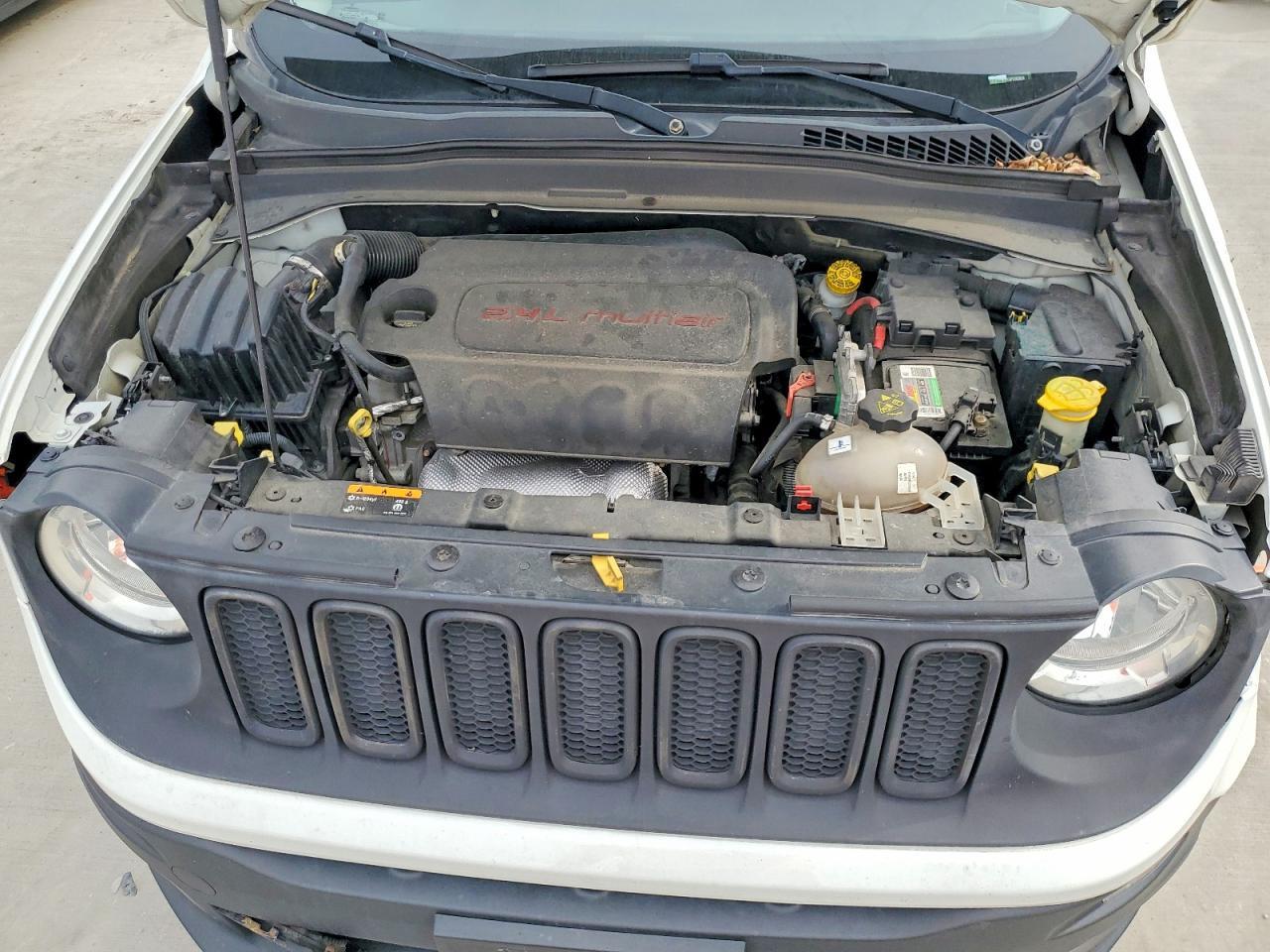 2016 Jeep Renegade Latitude - zdjęcie 11