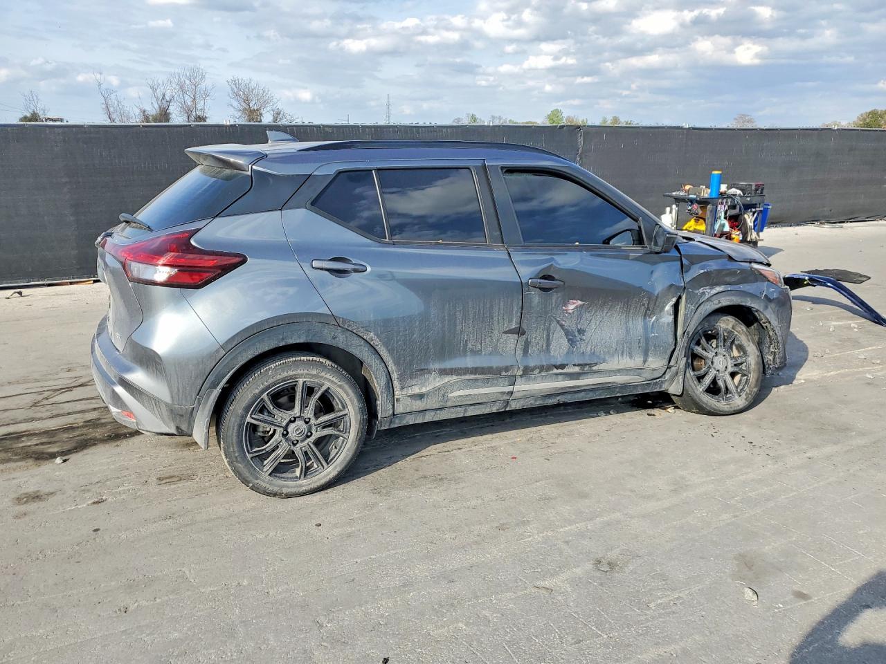 2024 Nissan Kicks Sr - zdjęcie 3