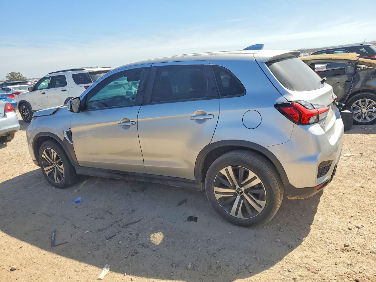 2021 Mitsubishi Outlander Sport Se - zdjęcie 2