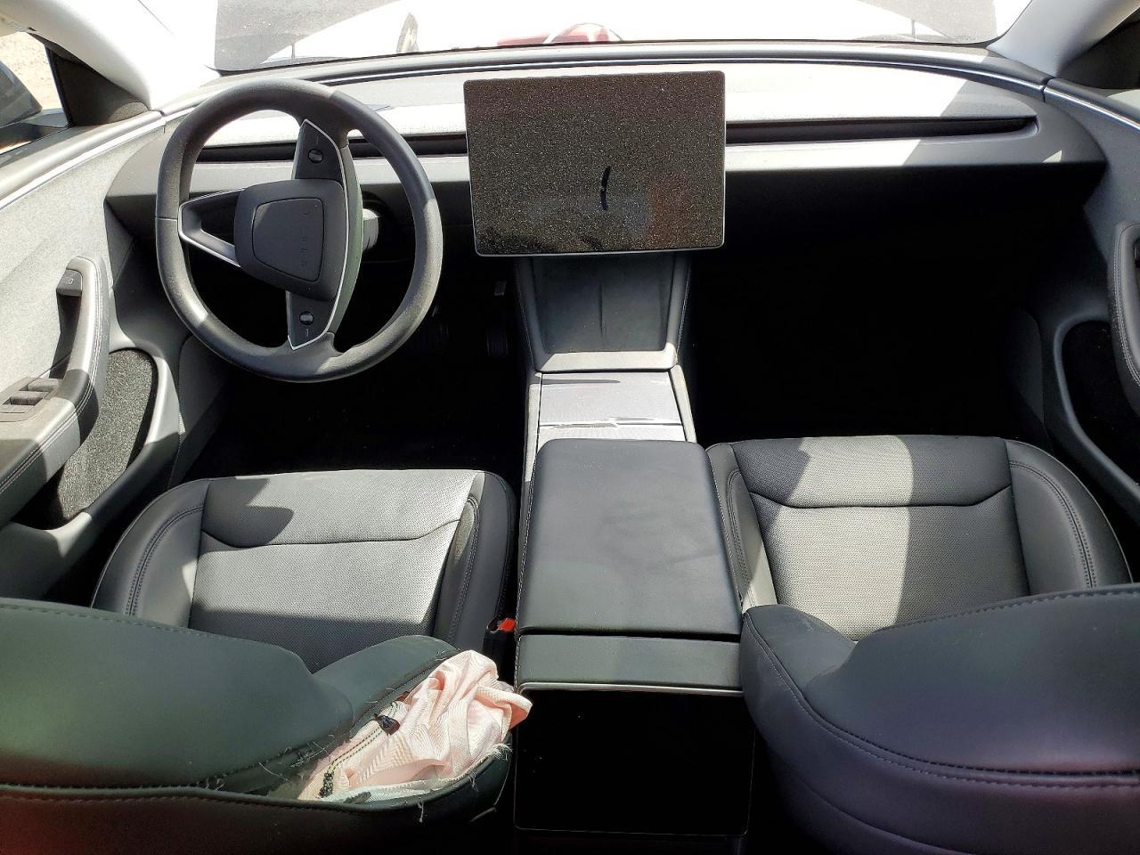 2024 Tesla Model 3 - zdjęcie 8