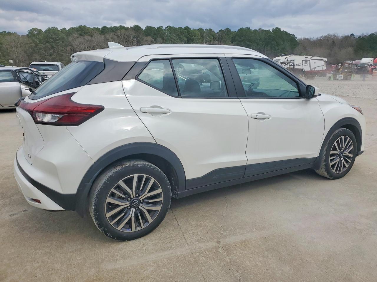 2023 Nissan Kicks Sv - zdjęcie 3