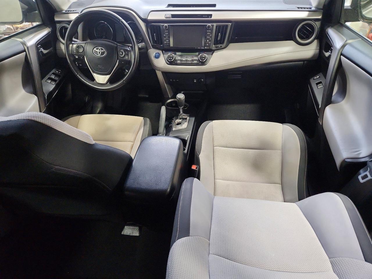 2017 Toyota Rav4 Hv Le - zdjęcie 8