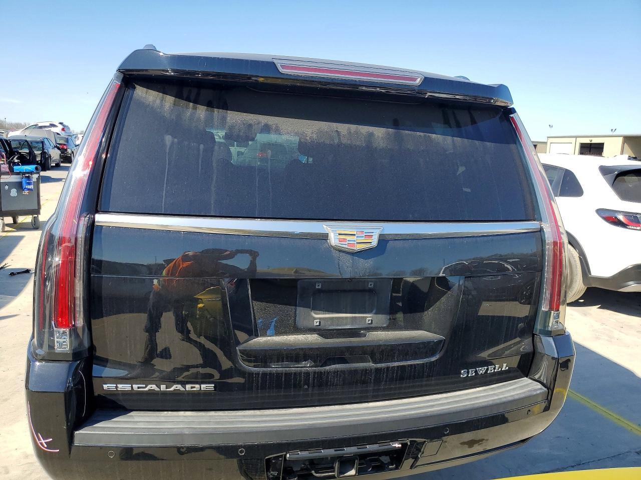 2015 Cadillac Escalade Luxury - zdjęcie 6