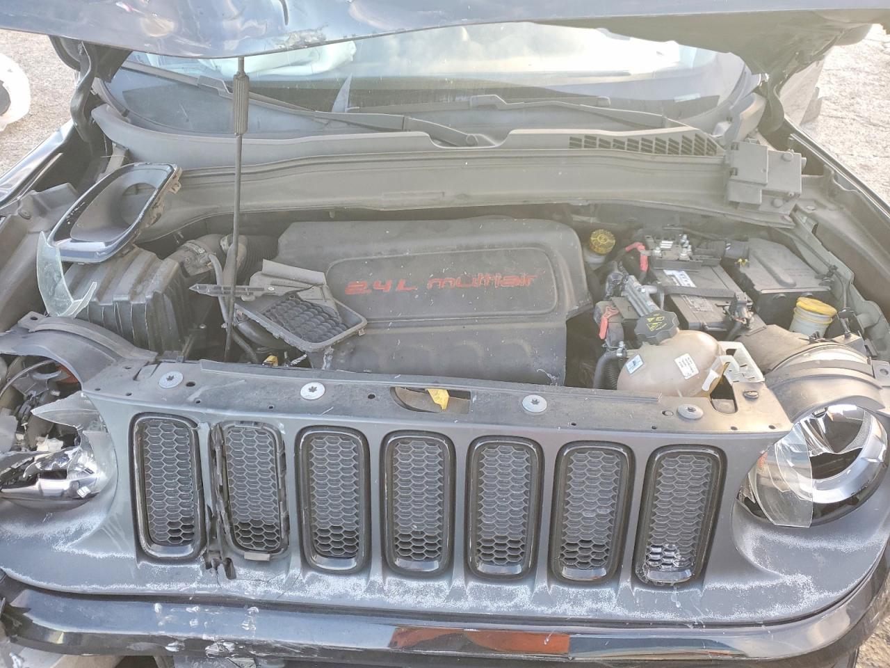 2018 Jeep Renegade Latitude - zdjęcie 12