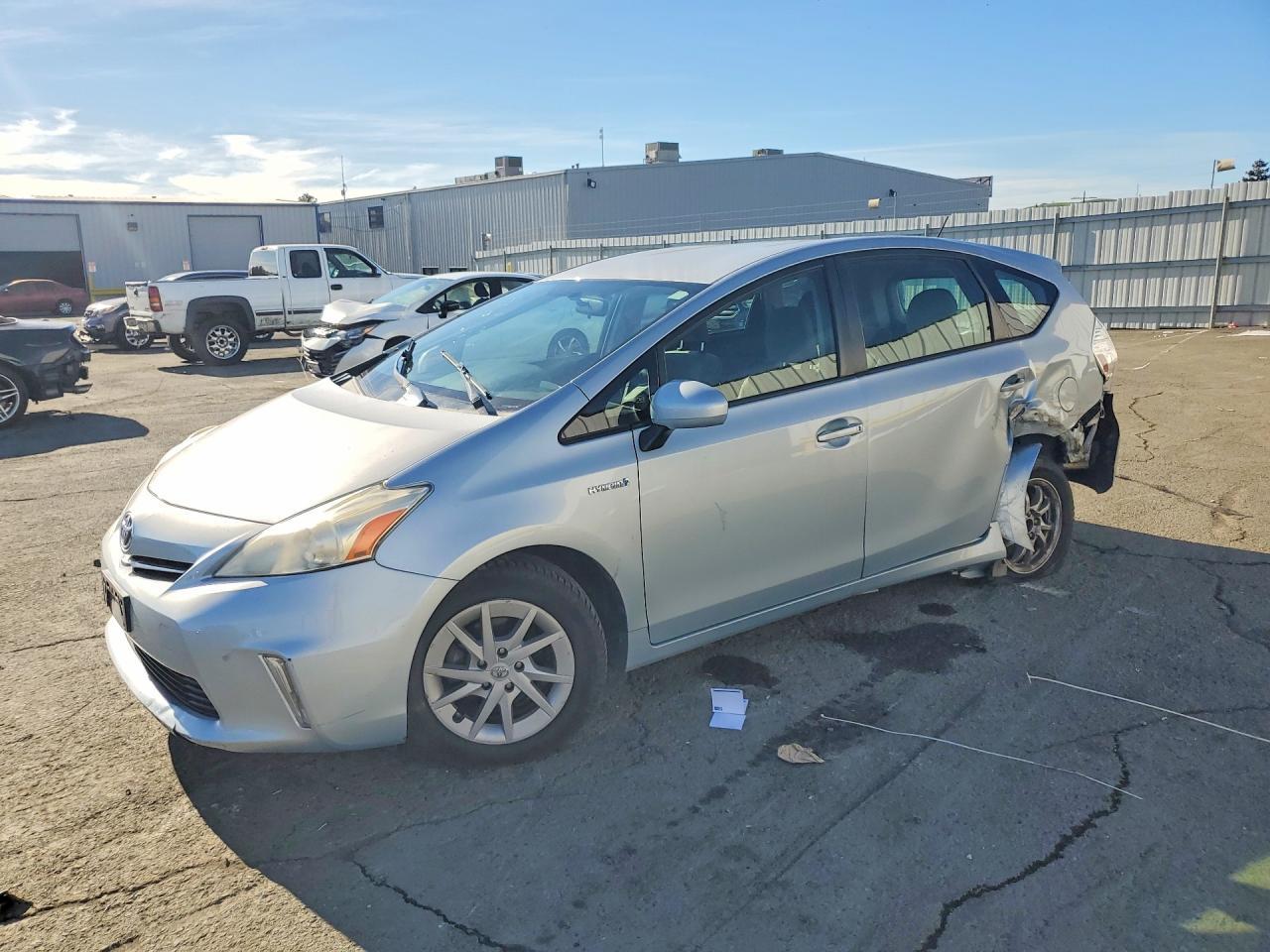 2014 Toyota Prius V Two - zdjęcie główne