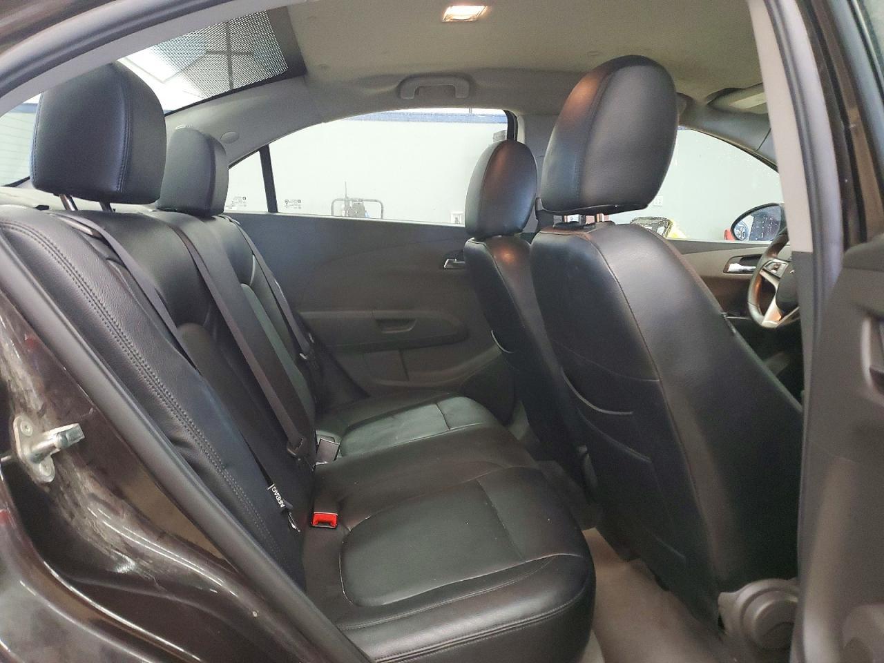 2016 Chevrolet Sonic Lt - zdjęcie 10