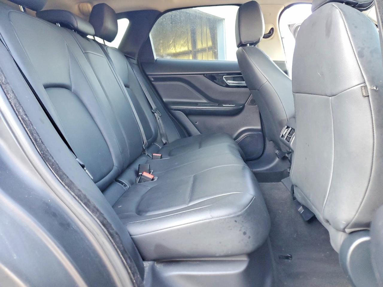 2018 Jaguar F-Pace Premium - zdjęcie 11