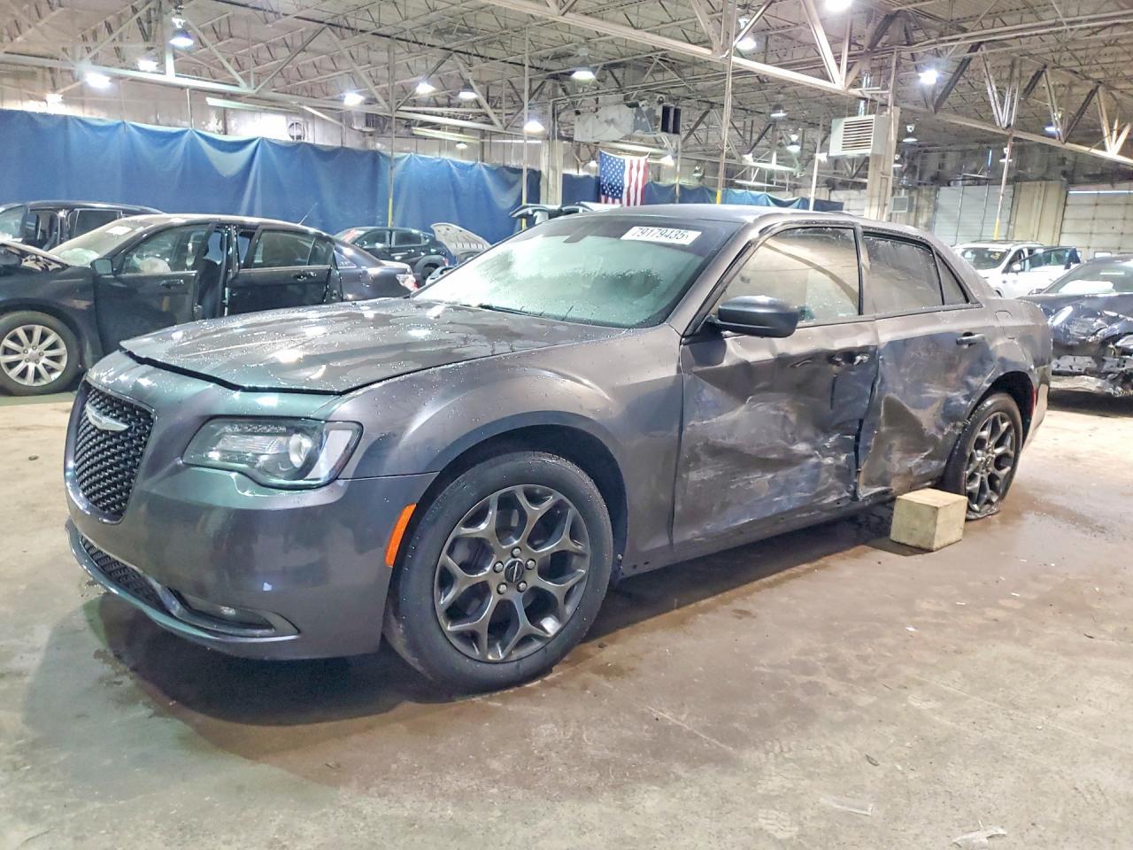 2015 Chrysler 300 S - zdjęcie główne