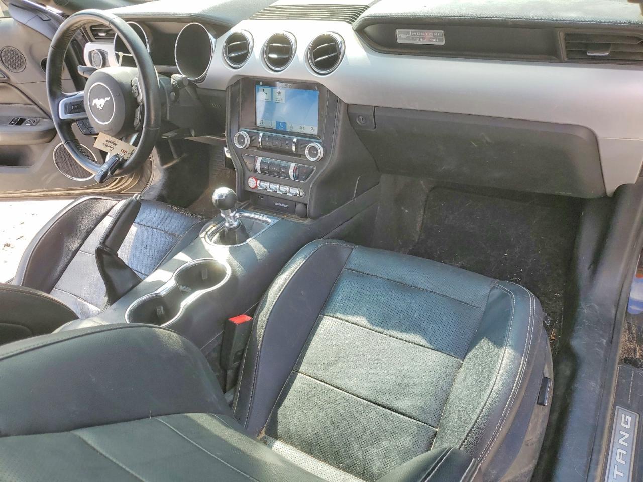 2016 Ford Mustang - zdjęcie 8