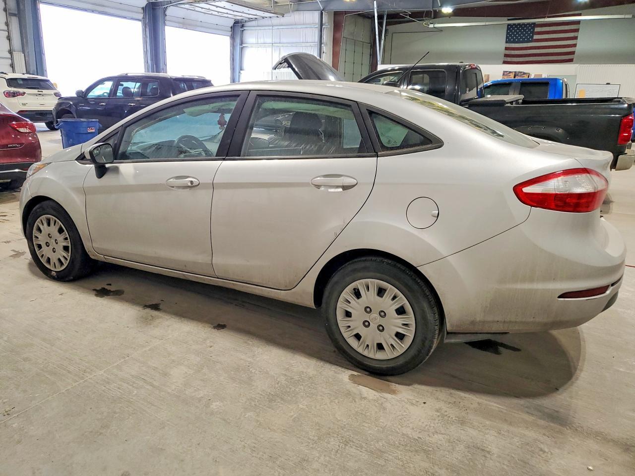 2019 Ford Fiesta S - zdjęcie 2