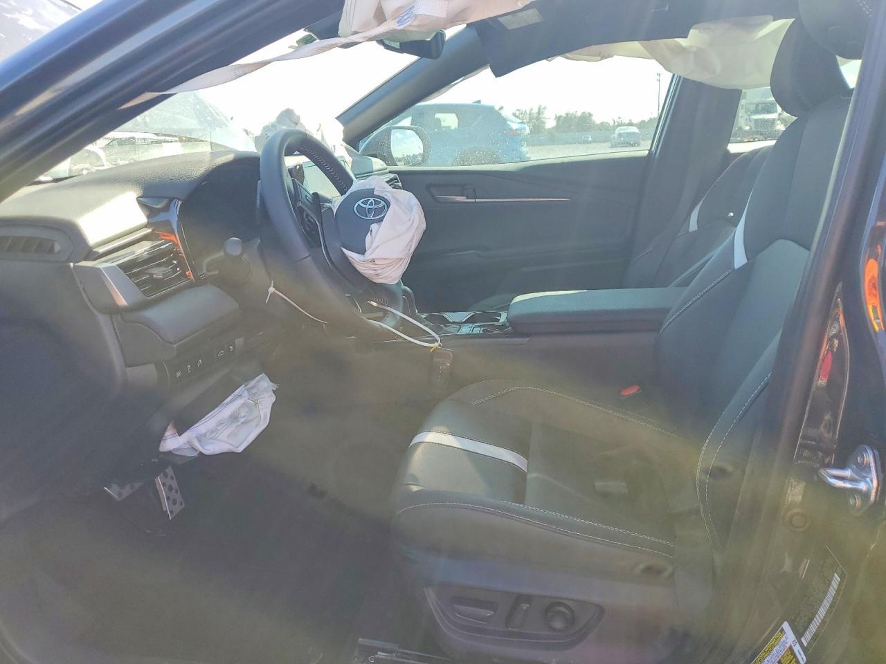 2026 Toyota Camry Xse - zdjęcie 7