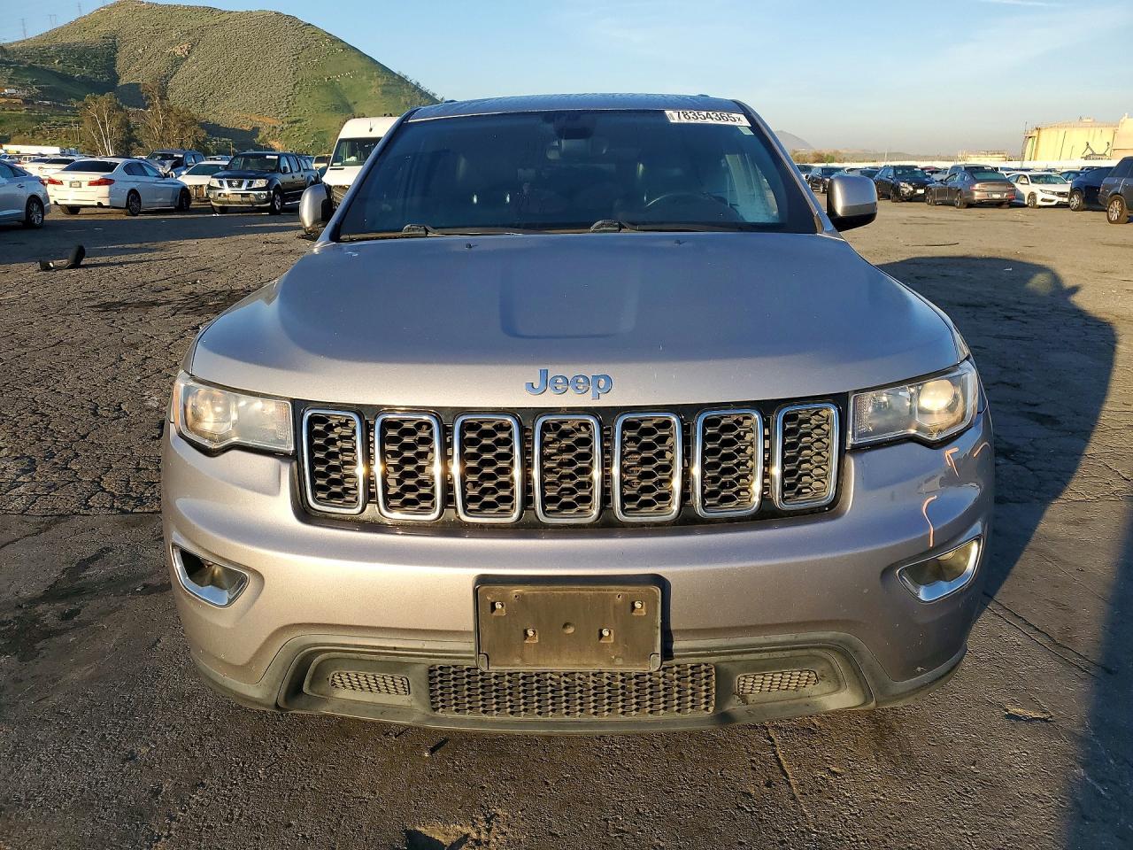 2017 Jeep Grand Cherokee Laredo - zdjęcie 5
