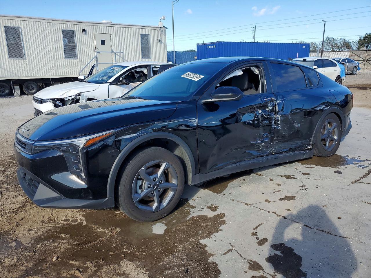 2025 Kia K4 Lxs - zdjęcie główne