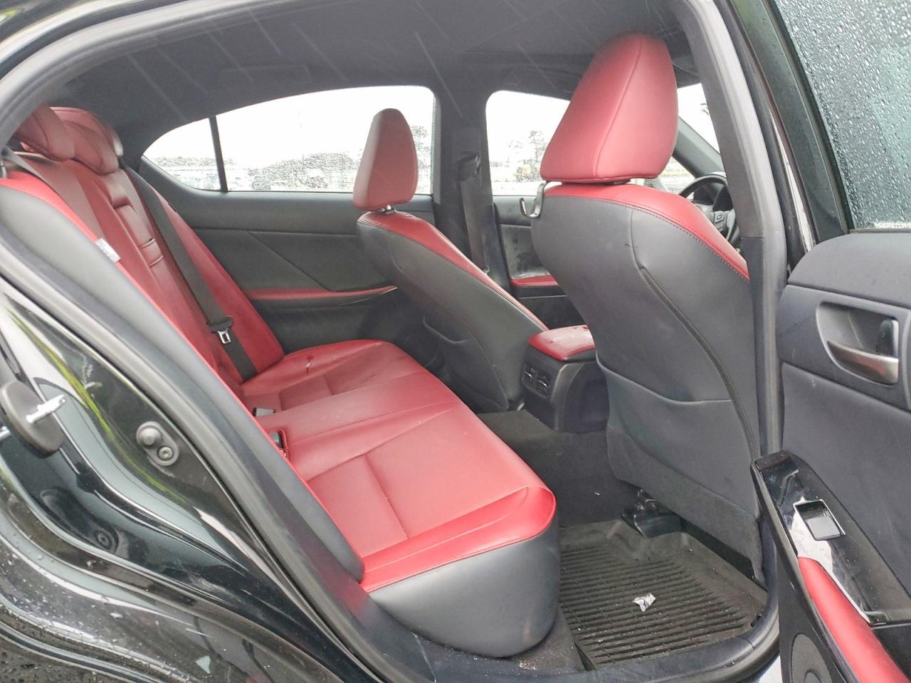 2021 Lexus Is 300 - zdjęcie 10