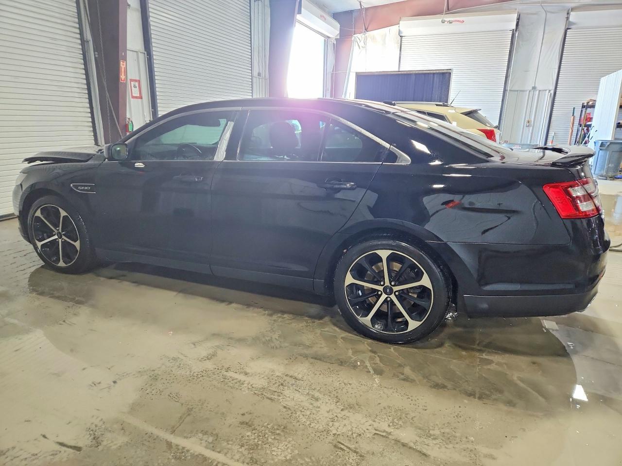 2016 Ford Taurus Sho - zdjęcie 2