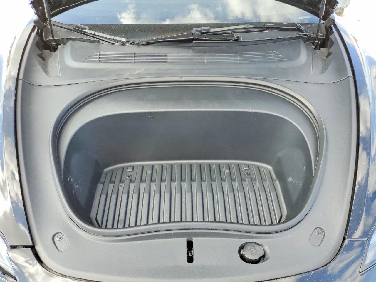 2024 Tesla Model 3 - zdjęcie 11