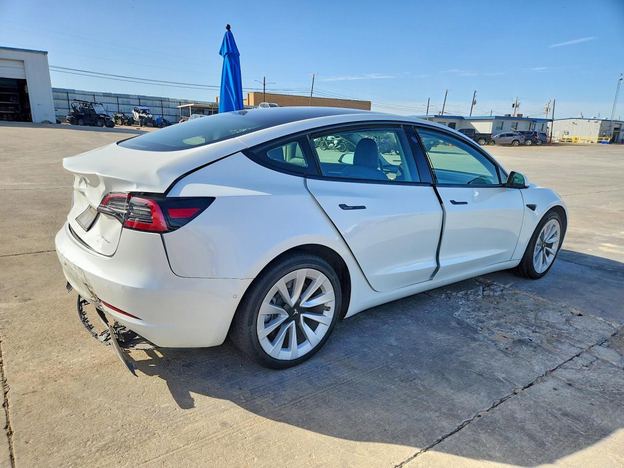 2022 Tesla Model 3 - zdjęcie 3