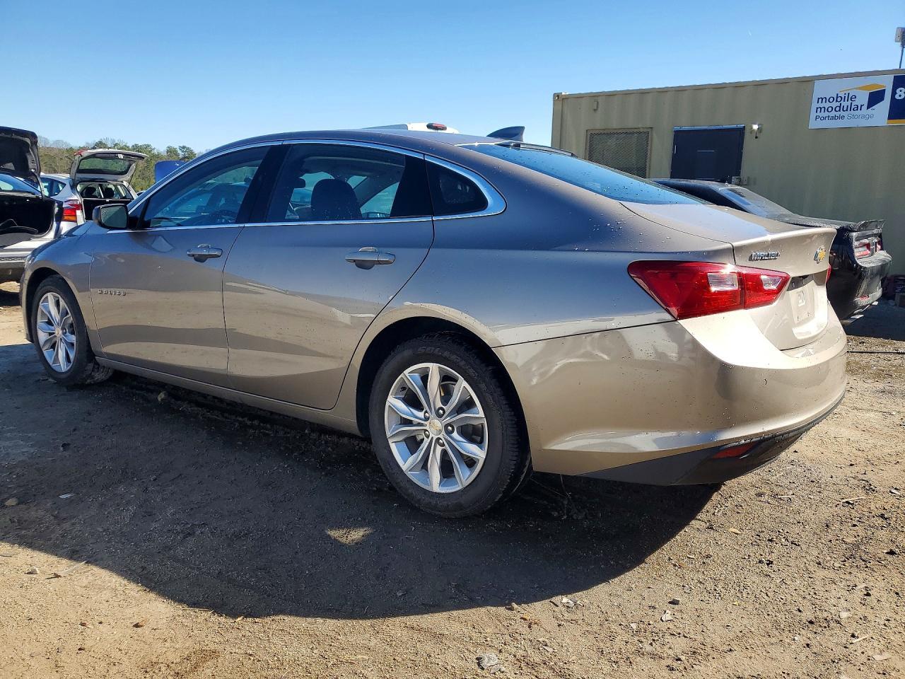 2023 Chevrolet Malibu Lt - zdjęcie 2