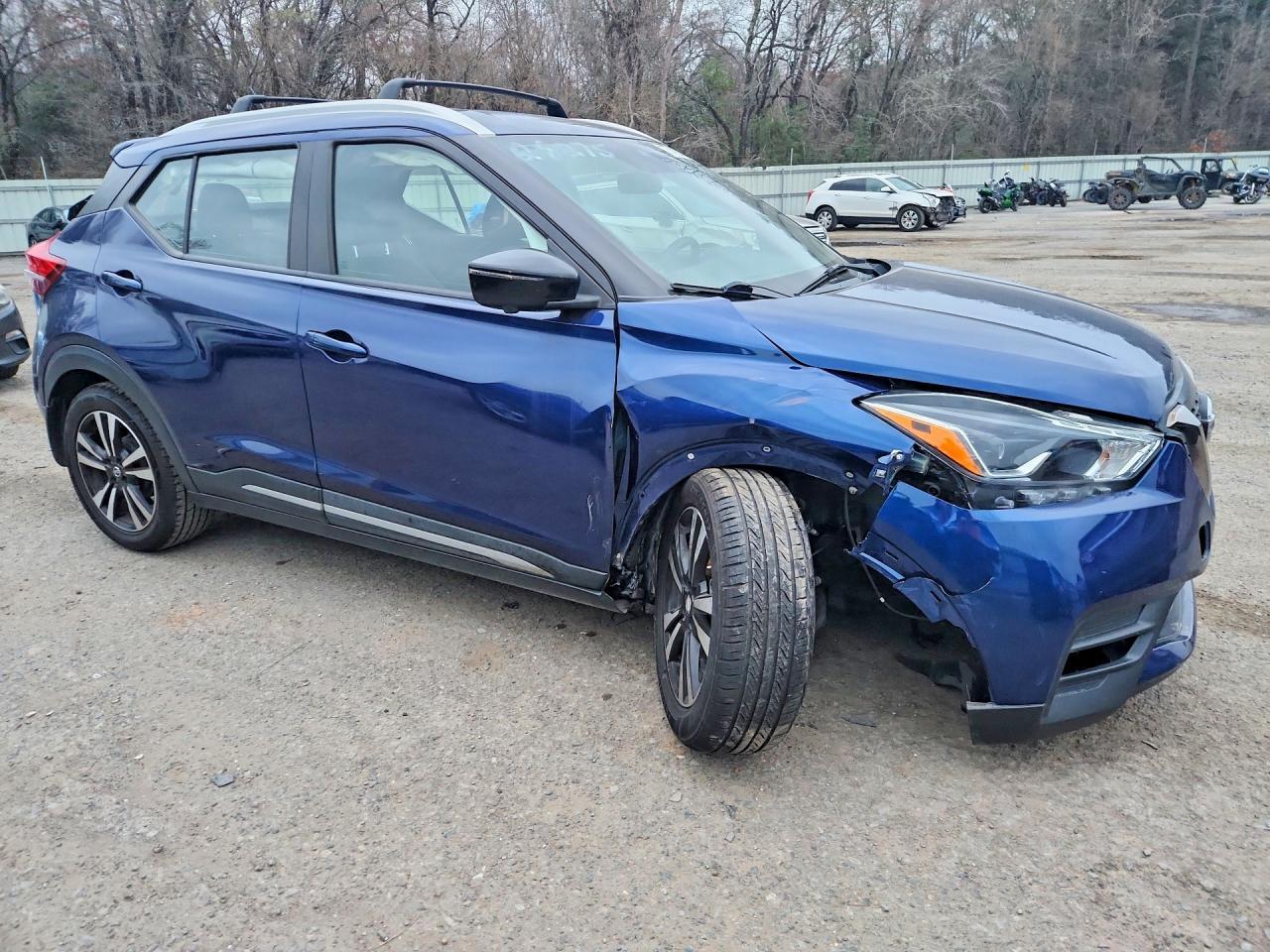 2020 Nissan Kicks Sr - zdjęcie 4
