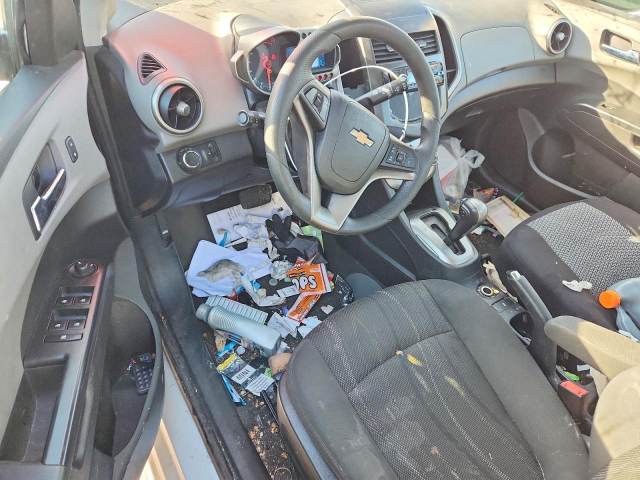 2016 Chevrolet Sonic Lt - zdjęcie 8