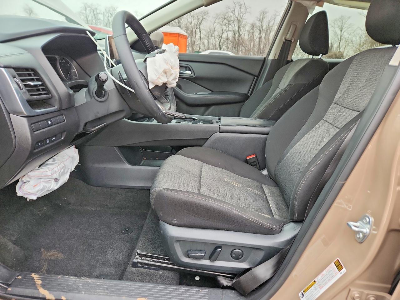 2025 Nissan Rogue Sv - zdjęcie 7