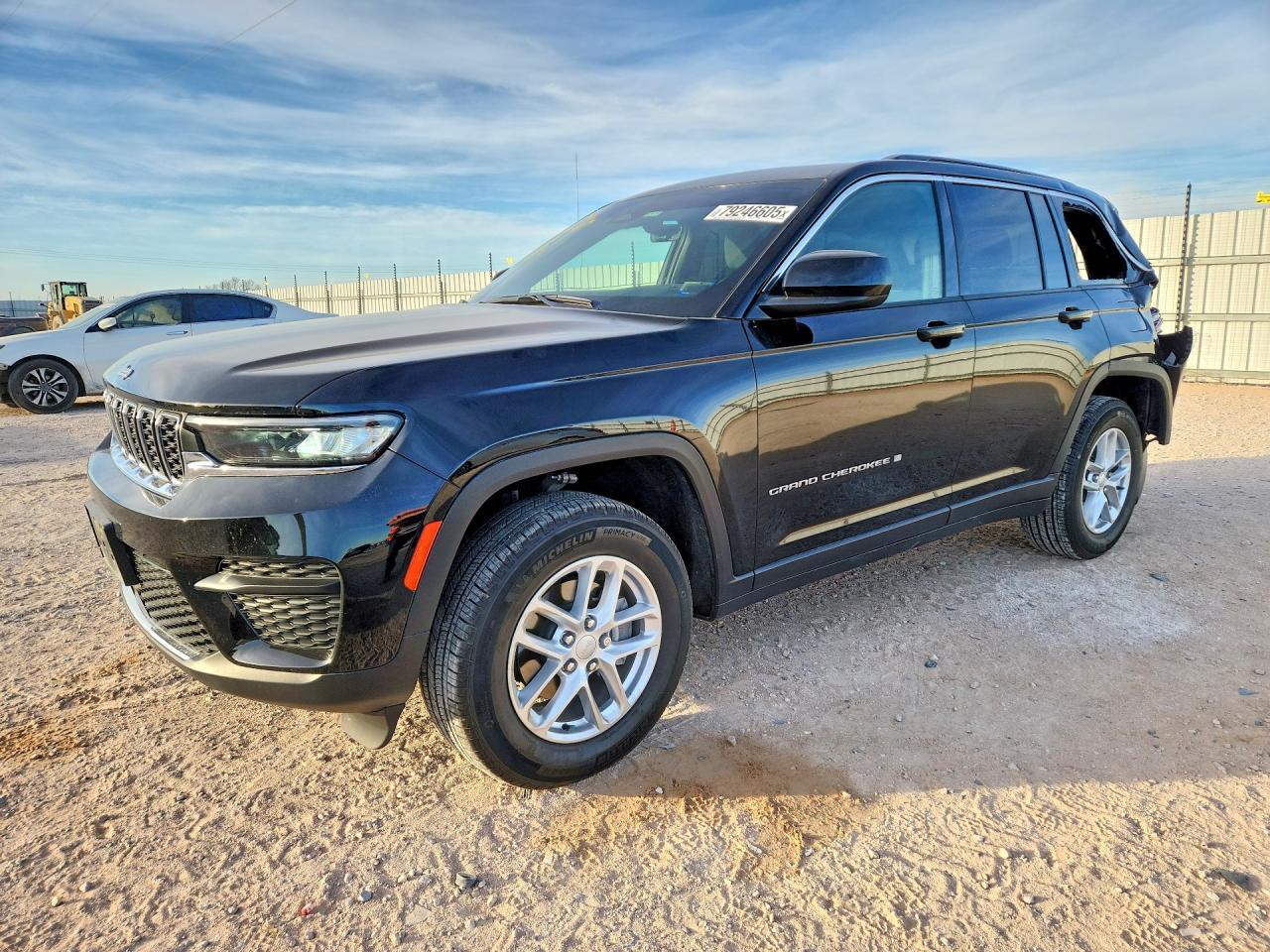 2025 Jeep Grand Cherokee Laredo - zdjęcie główne