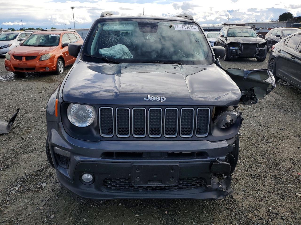 2022 Jeep Renegade Latitude - zdjęcie 5