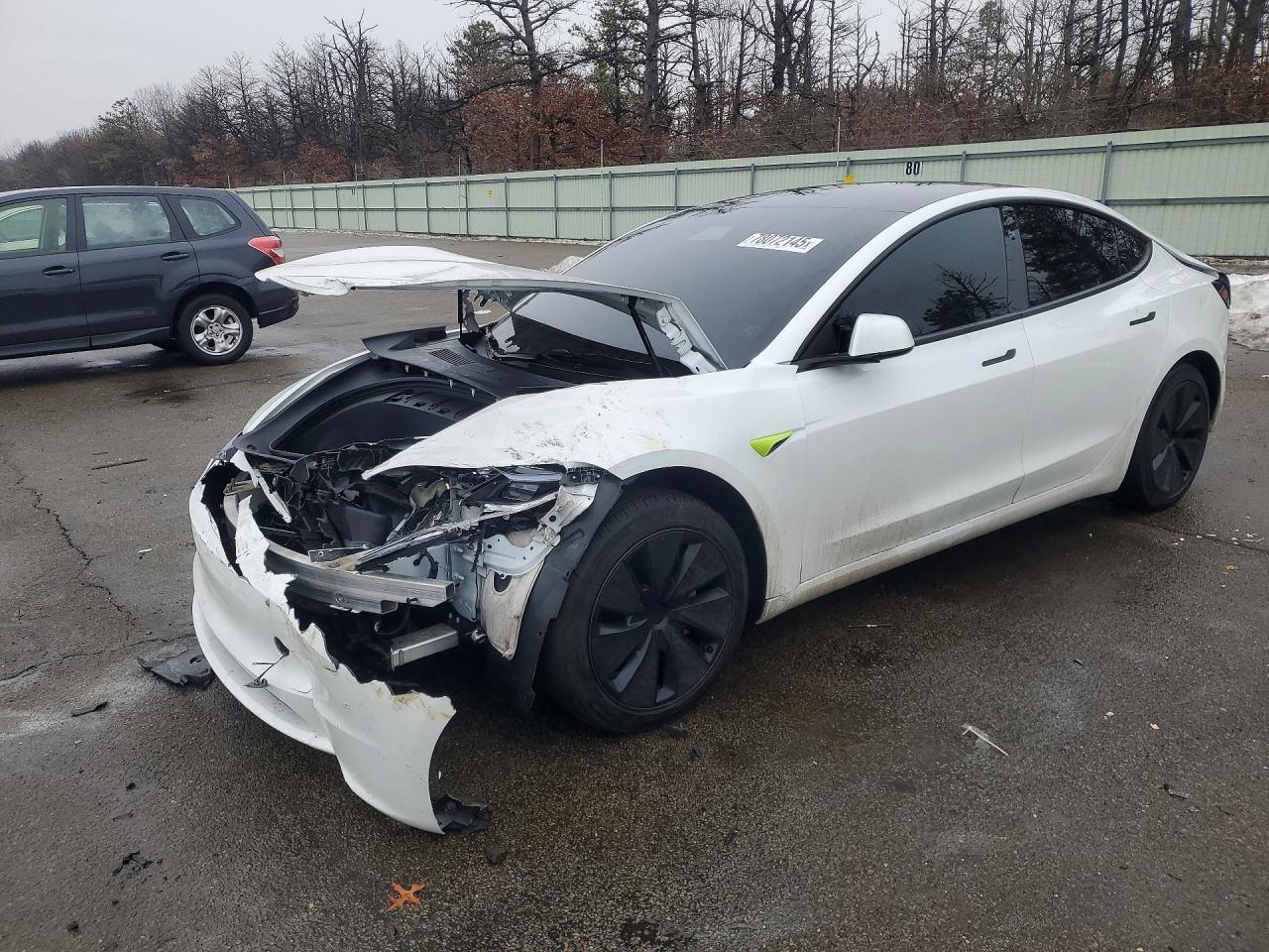 2024 Tesla Model 3 - zdjęcie główne