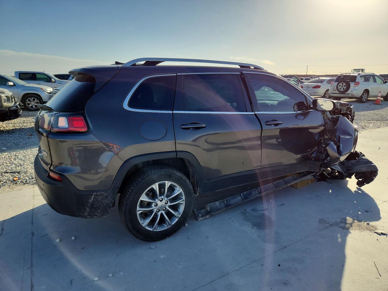 2021 Jeep Cherokee Latitude Plus - zdjęcie 3