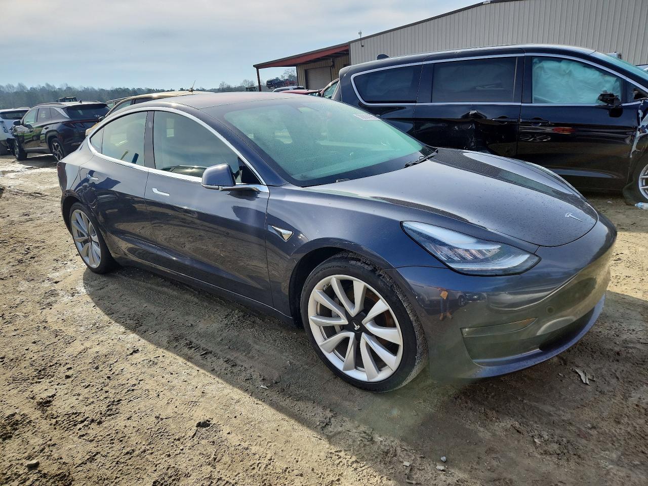 2018 Tesla Model 3 - zdjęcie 4
