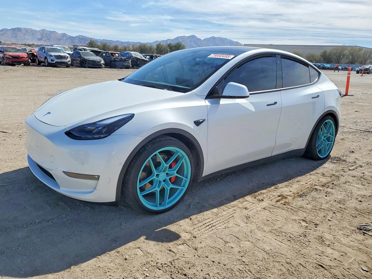 2022 Tesla Model Y - zdjęcie główne