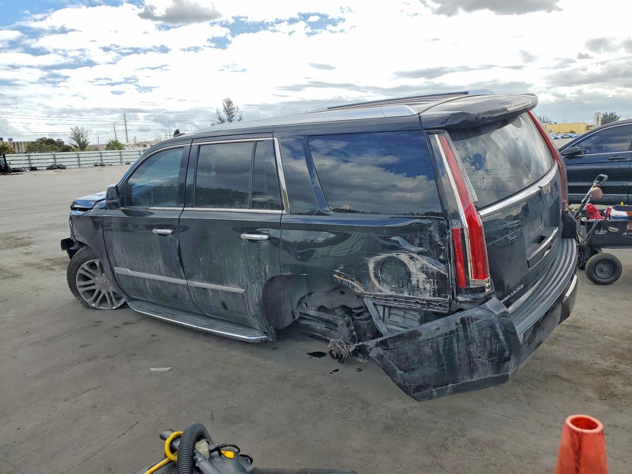 2019 Cadillac Escalade - zdjęcie 2